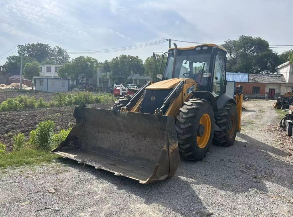 JCB 4 CX Ekskavatori-iekrāvēji