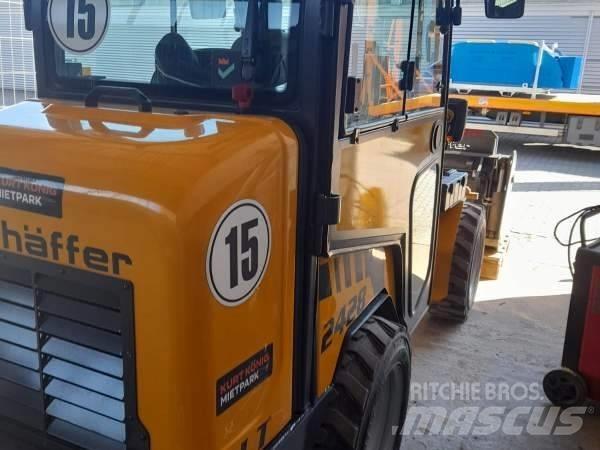 Schäffer 2428 SLT Lietoti riteņu kompaktiekrāvēji
