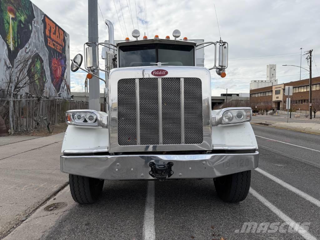 Peterbilt 367 Pašizgāzējs