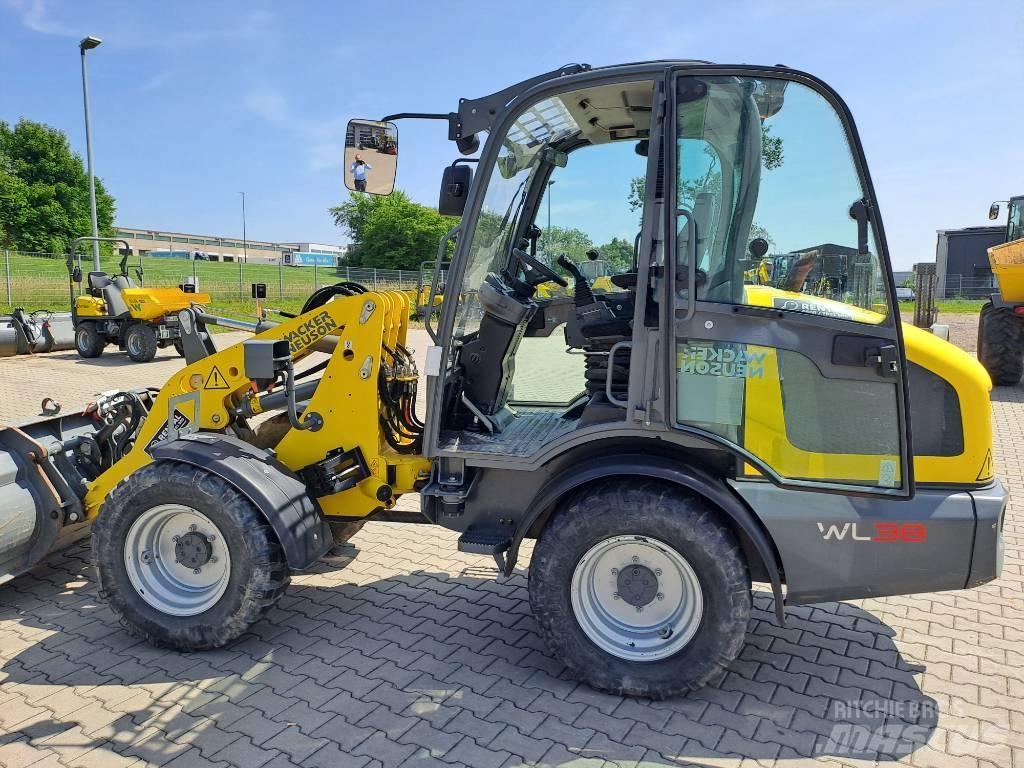 Wacker Neuson WL38 Iekrāvēji uz riteņiem