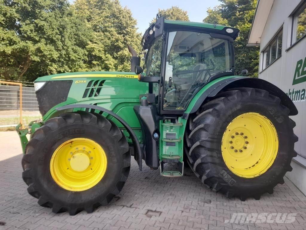 John Deere 6215R Traktori
