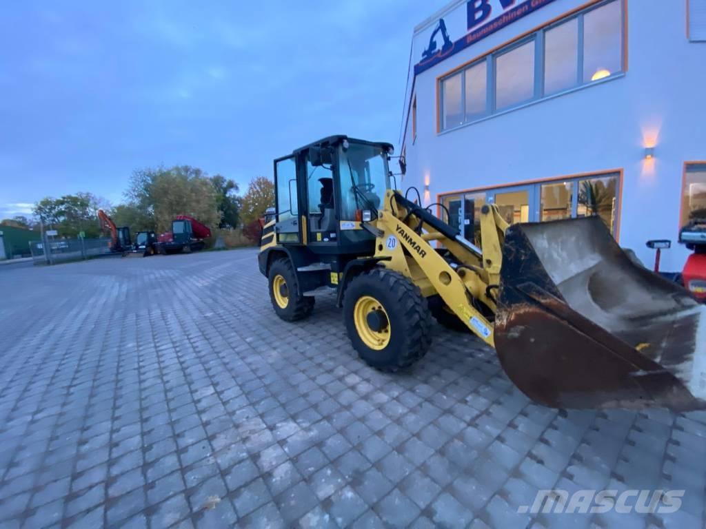 Yanmar V 100 Iekrāvēji uz riteņiem