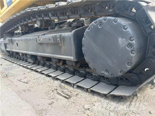 Komatsu PC 450 Kāpurķēžu ekskavatori
