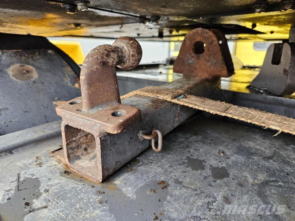 Doosan DX 140W Ekskavatori uz riteņiem