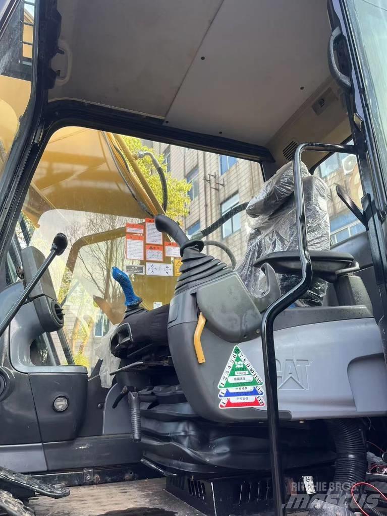 CAT 325 D Kāpurķēžu ekskavatori