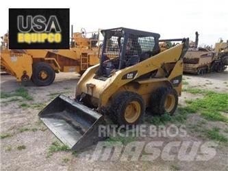 CAT 252B3 Lietoti riteņu kompaktiekrāvēji
