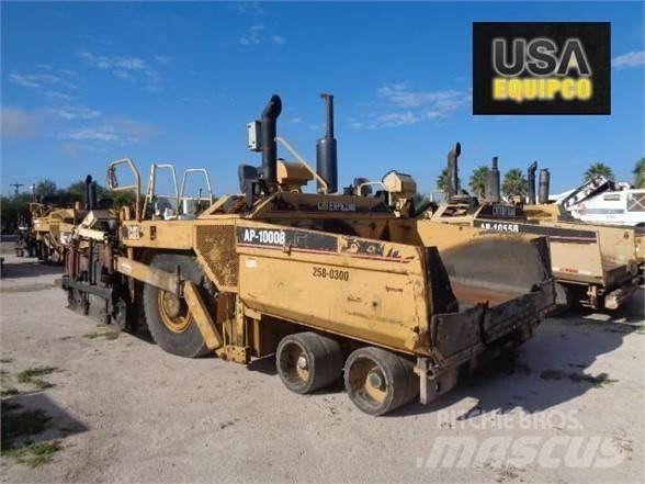 CAT AP-1000B Asfalta klājēji