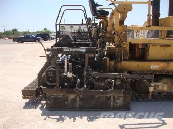 CAT AP-1050B Asfalta klājēji