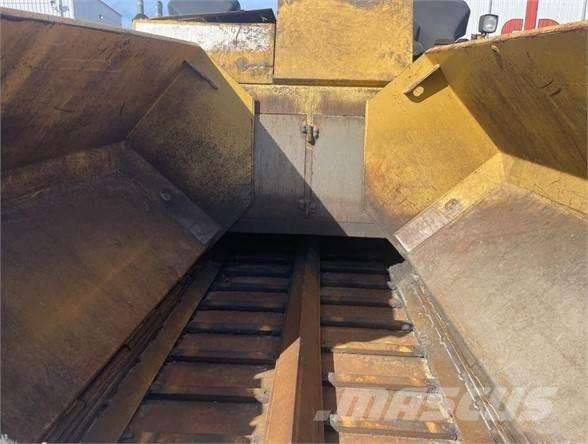 CAT AP-1055D Asfalta klājēji