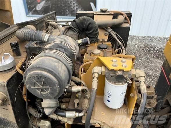 CAT CB-224E Vienvalča grunts veltņi
