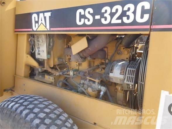 CAT CS-323C Vienvalča grunts veltņi