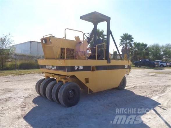 CAT PS-130 Pneimatiskie veltņi