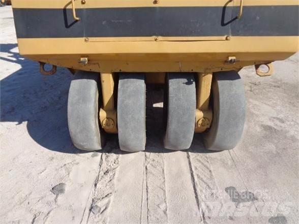 CAT PS-130 Pneimatiskie veltņi