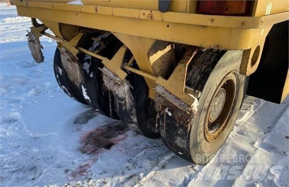 CAT PS-200B Pneimatiskie veltņi