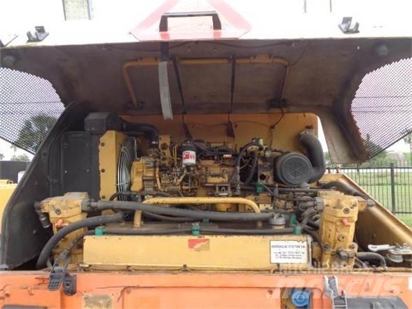 CAT PS-360B Pneimatiskie veltņi