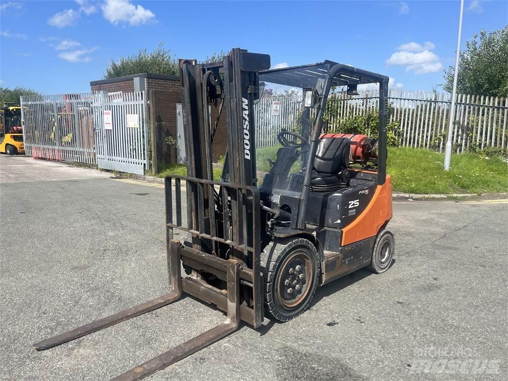 Doosan G25P-5 LPG tehnika