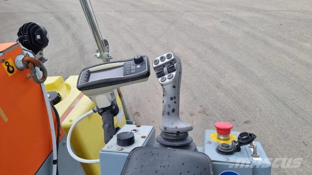  UNICUT 600 FLOOR SAW Akmens un betona zāģi