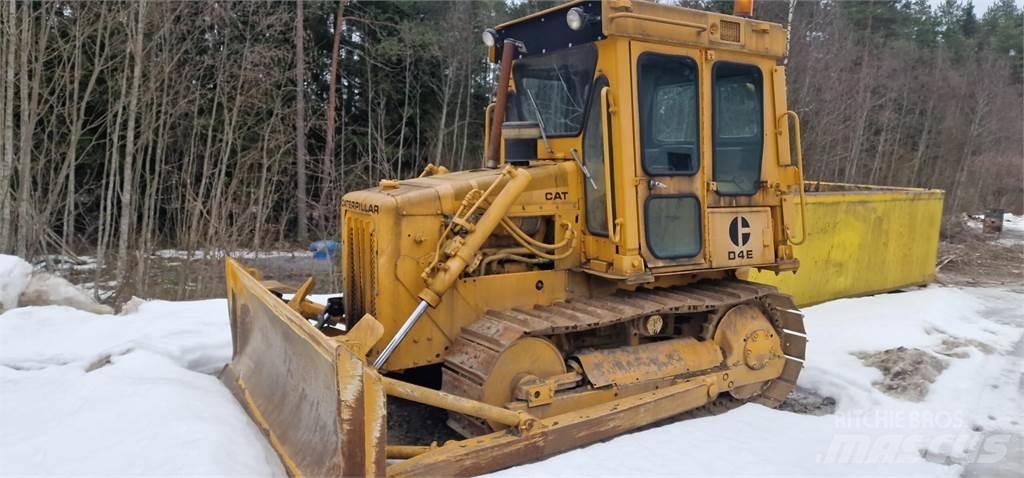 CAT D4E Kāpurķēžu buldozeri