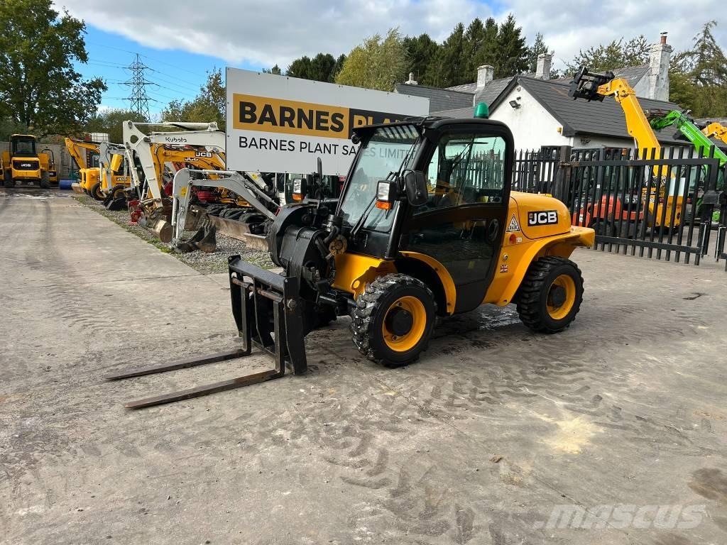JCB 520-40 Teleskopiskie manipulatori