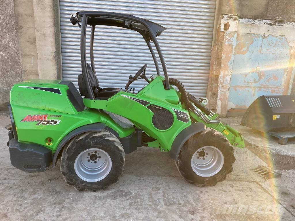 Avant 755 i Iekrāvēji uz riteņiem