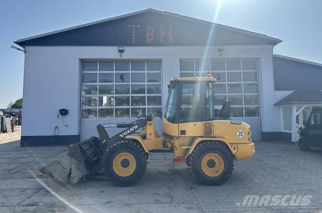 Volvo L 30 G Iekrāvēji uz riteņiem