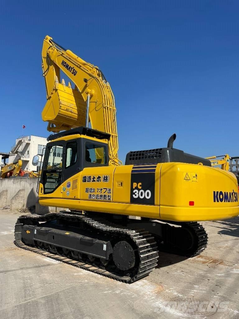 Komatsu PC 300-7 Kāpurķēžu ekskavatori