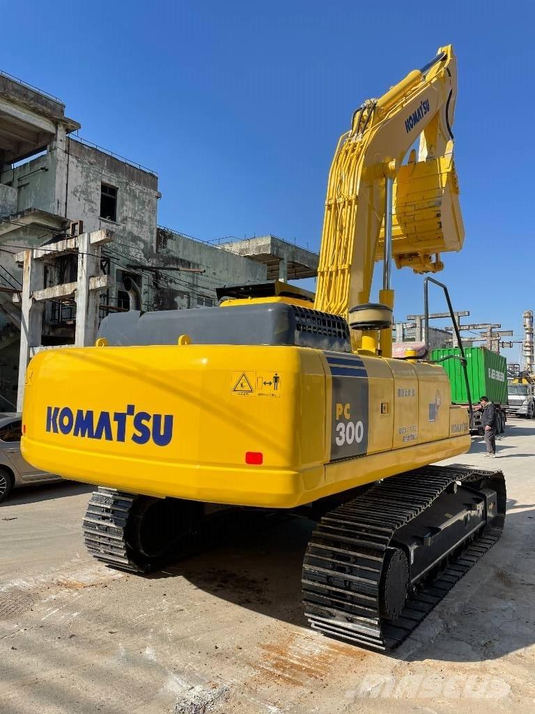 Komatsu PC 300-7 Kāpurķēžu ekskavatori