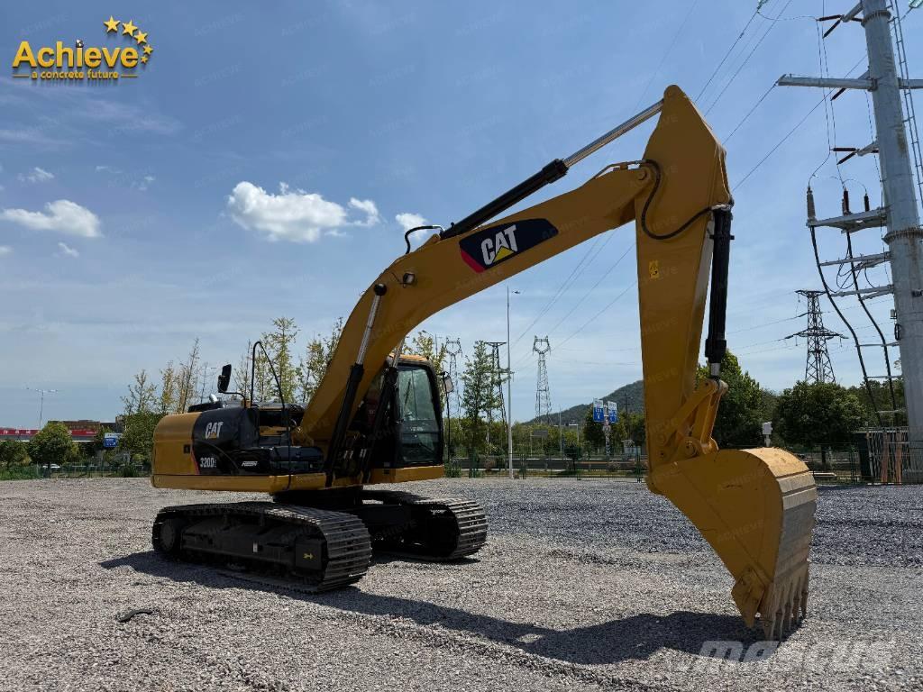 CAT 320 D2 Kāpurķēžu ekskavatori