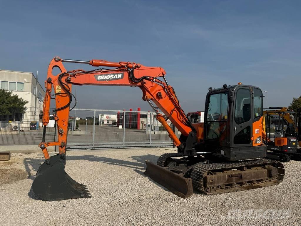 Doosan DX 80 R Vidēja lieluma ekskavatori 7 t - 12 t