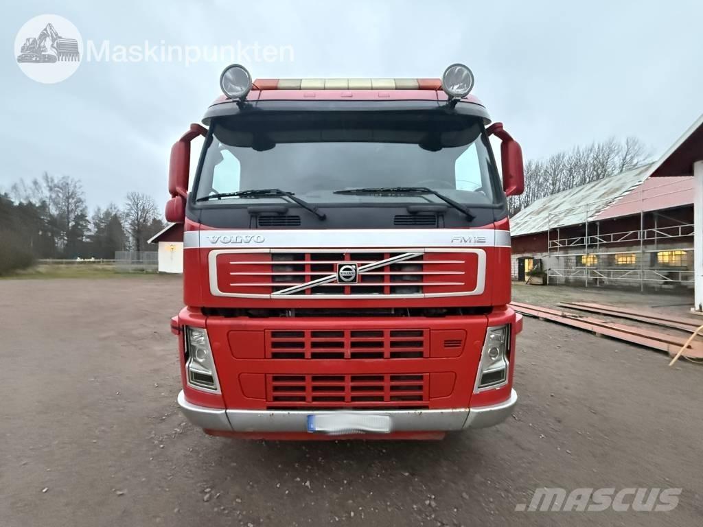 Volvo FM 12 Treileri ar āķi
