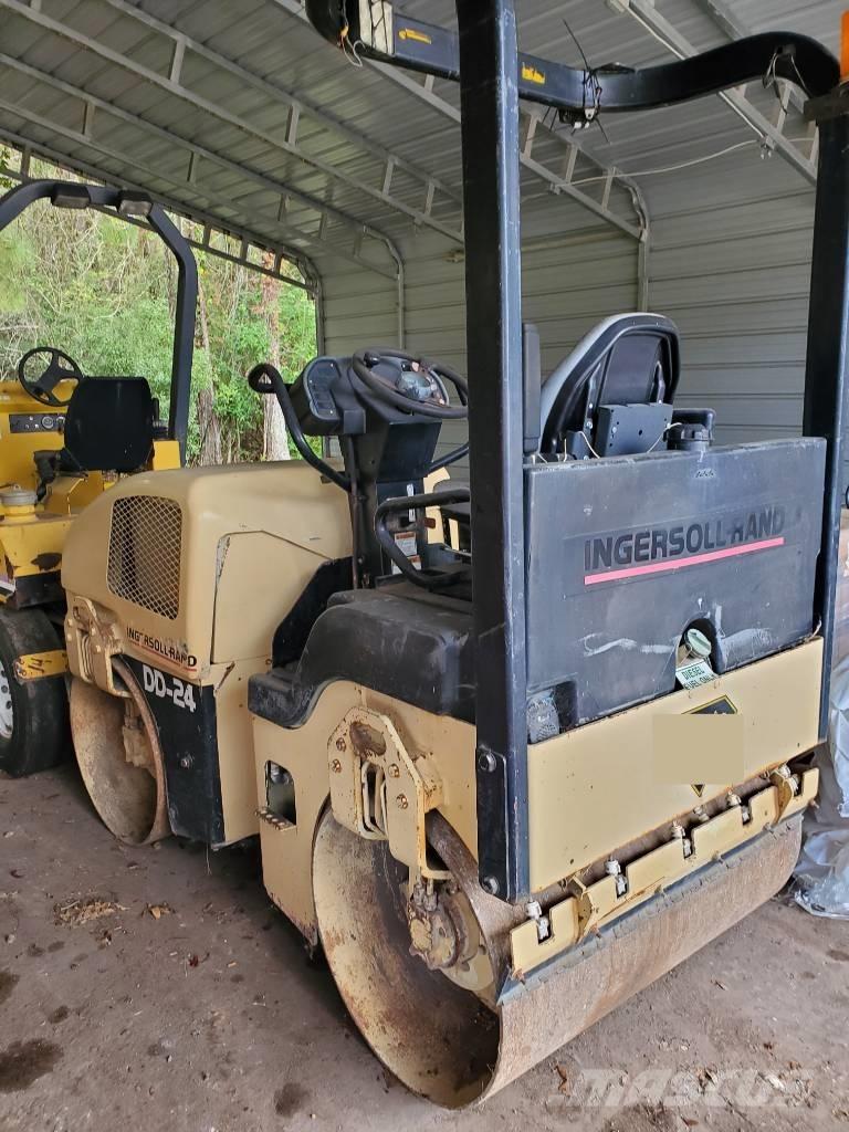 Ingersoll Rand DD 24 Divvalču grunts veltņi