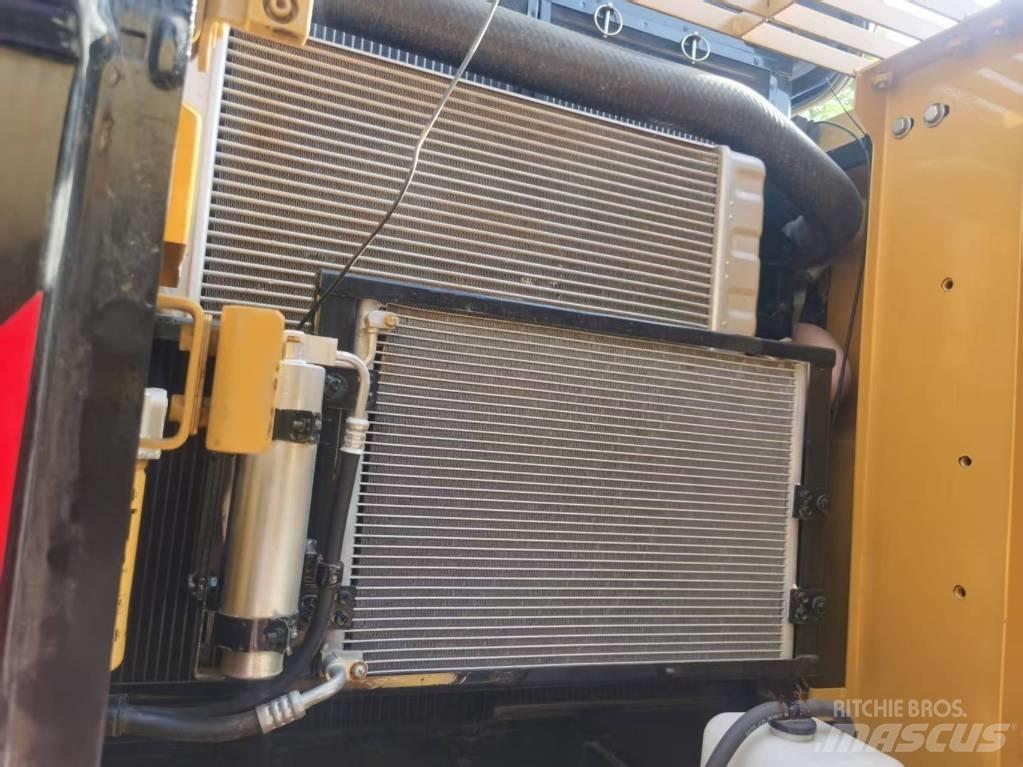 CAT 320d2 Kāpurķēžu ekskavatori