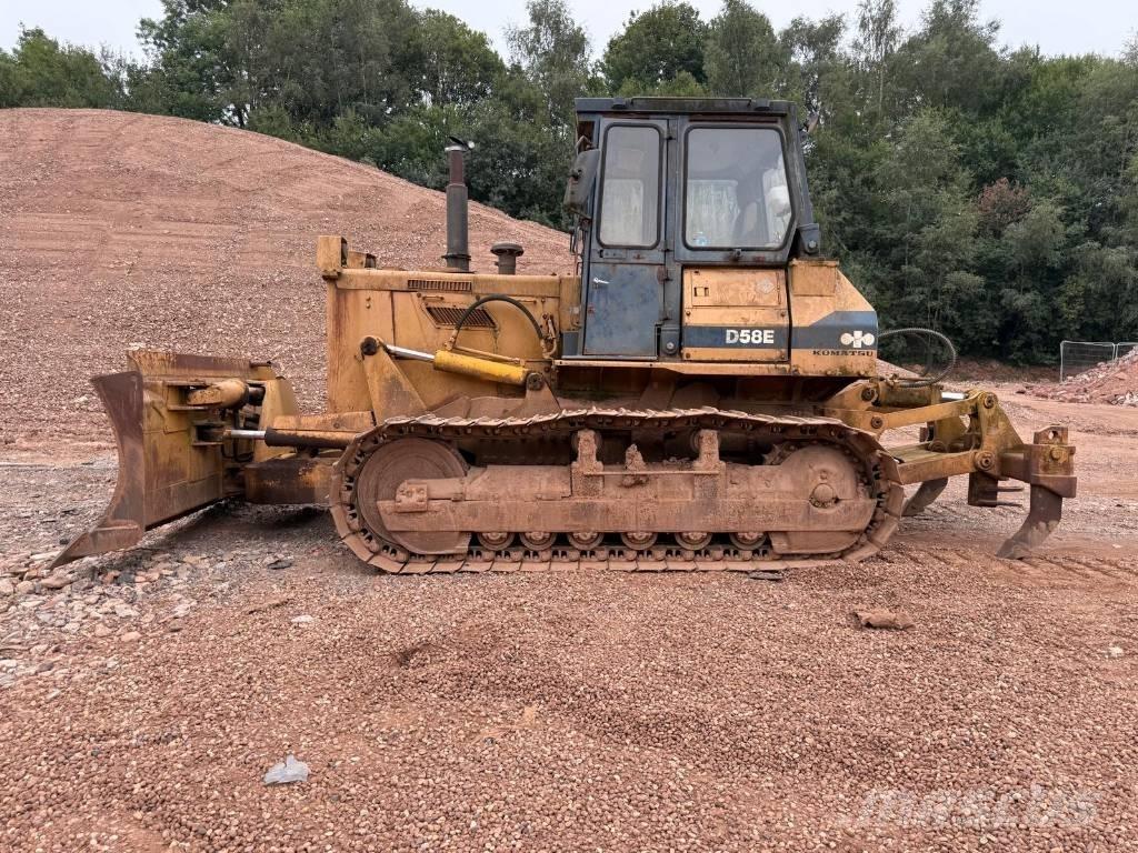 Komatsu D58E-1 Kāpurķēžu buldozeri