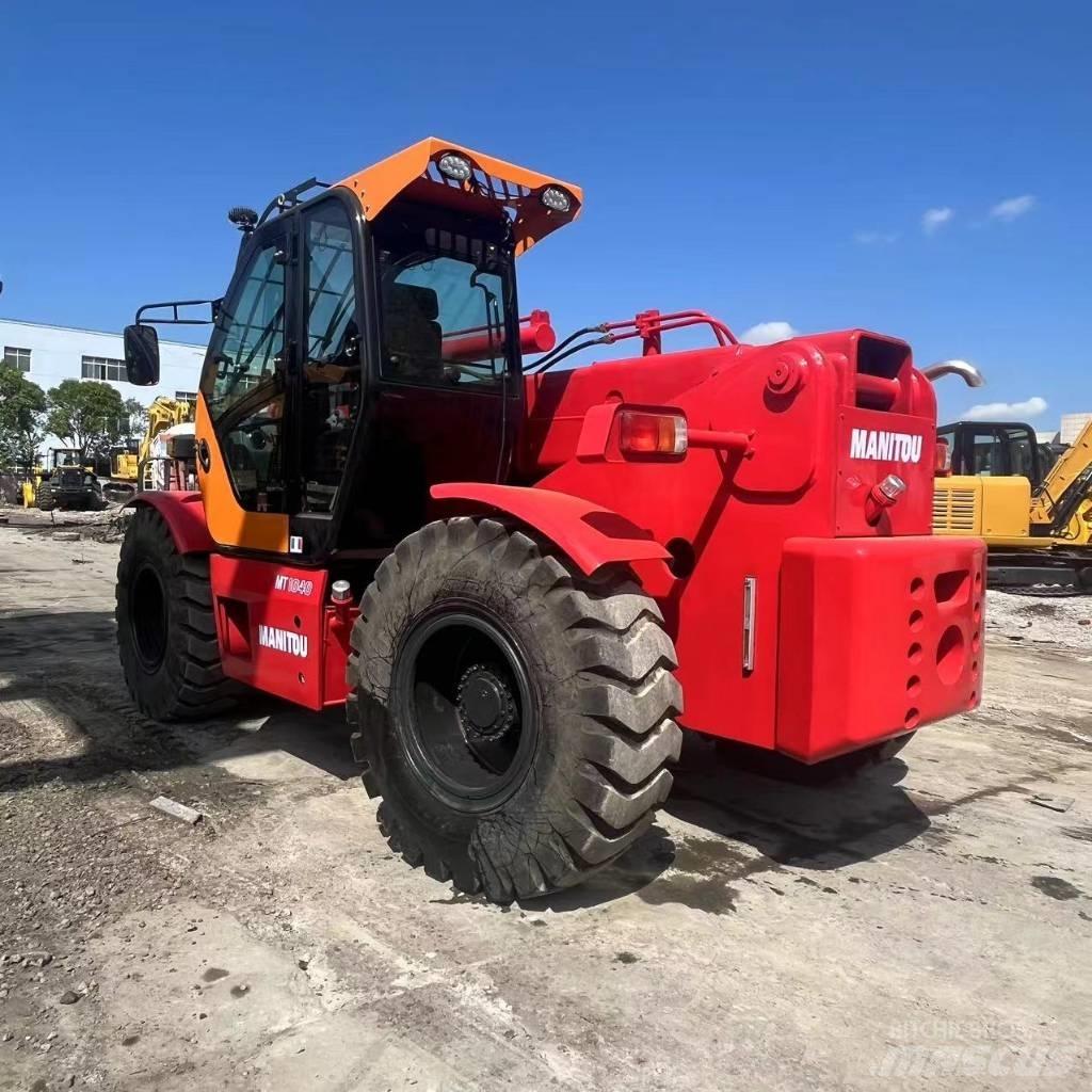 Manitou TL1040 Teleskopiskie manipulatori