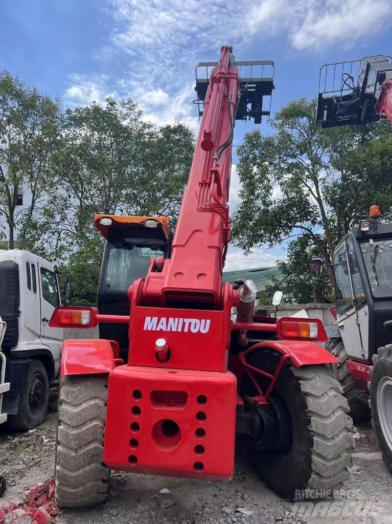 Manitou TL1040 Teleskopiskie manipulatori