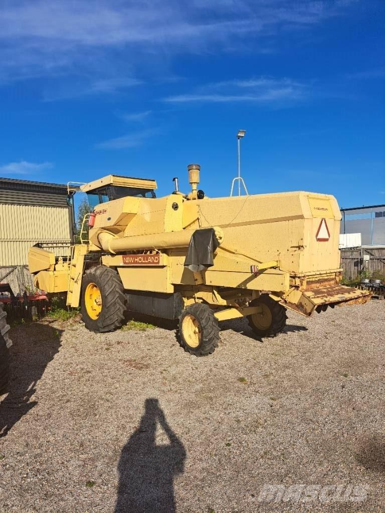 New Holland 8030 H Ražas novākšanas kombaini