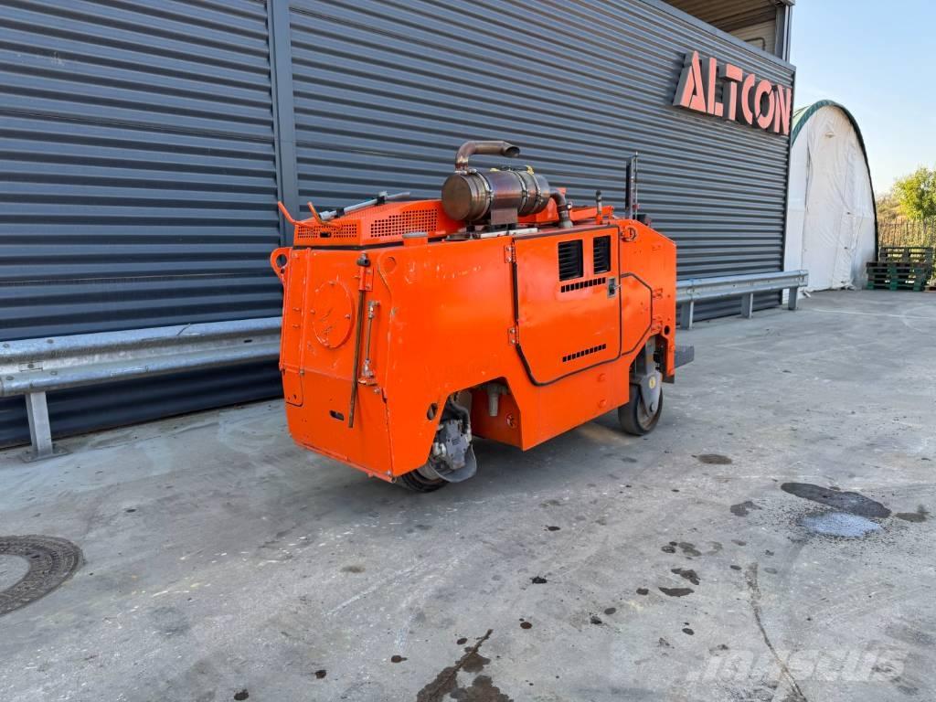 Wirtgen W 350 Asfalta dzesēšanas iekārtas