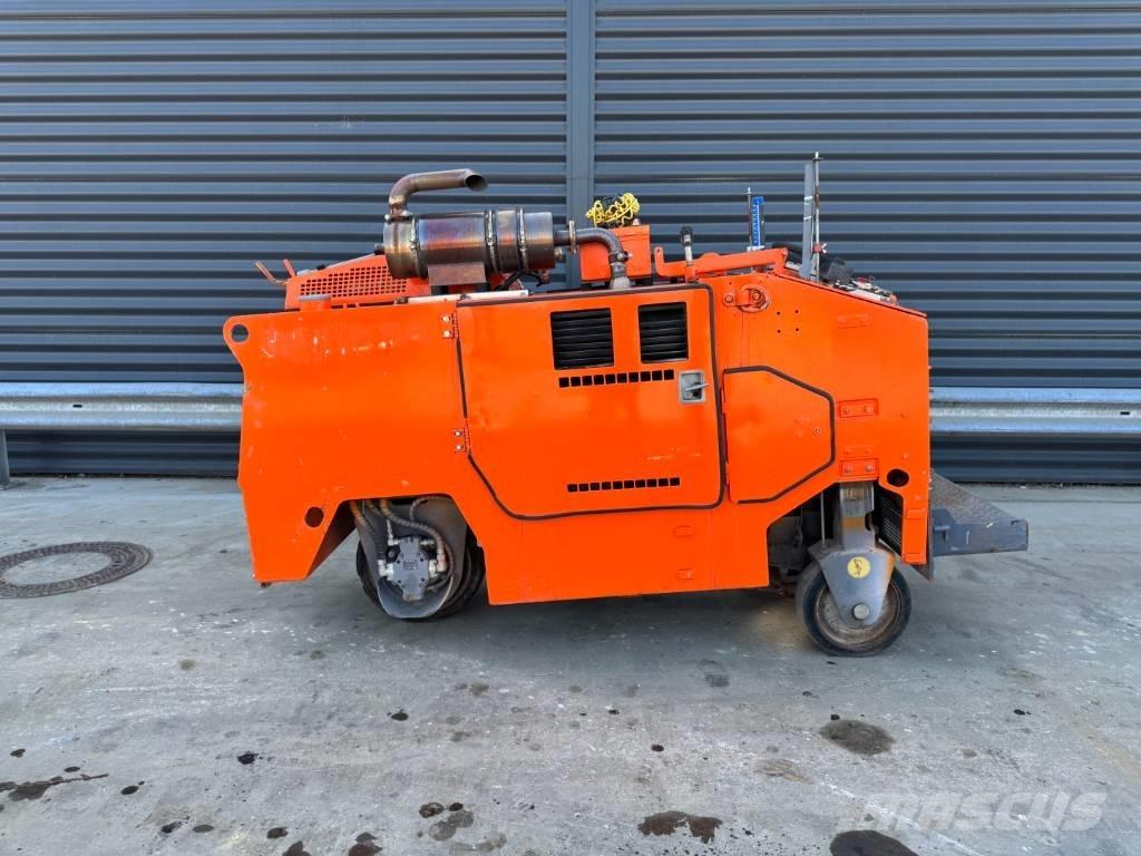 Wirtgen W 350 Asfalta dzesēšanas iekārtas