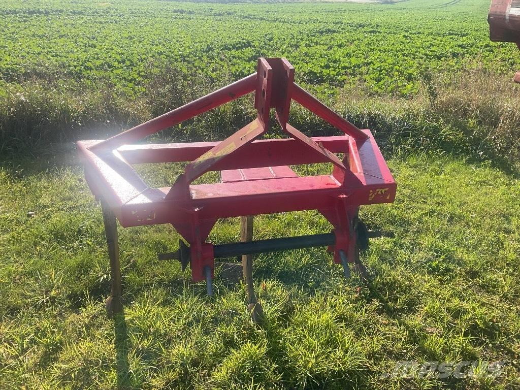  Grubber Piekabināmie arkli