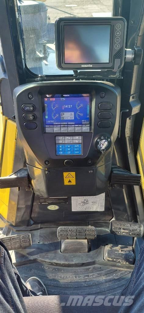 Komatsu D65EXi Kāpurķēžu buldozeri