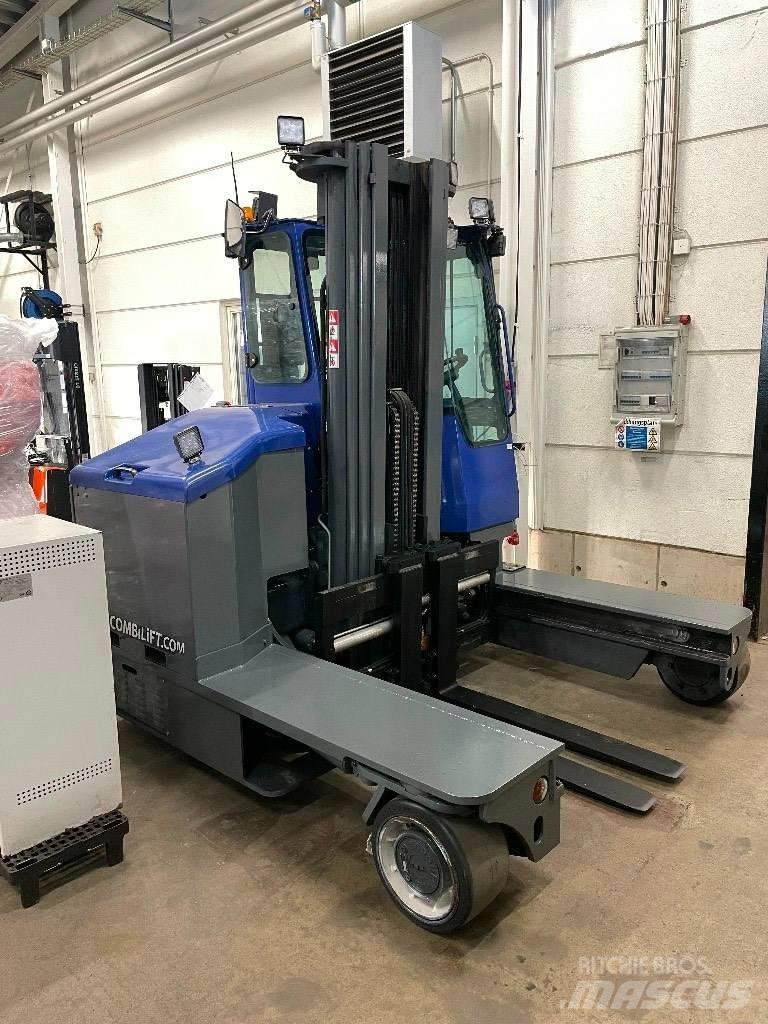 Combilift C4000ET Četru virzienu krāvēji