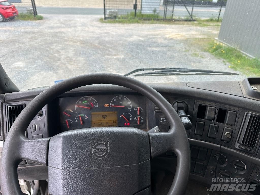Volvo FM 12 420 Treileri ar āķi