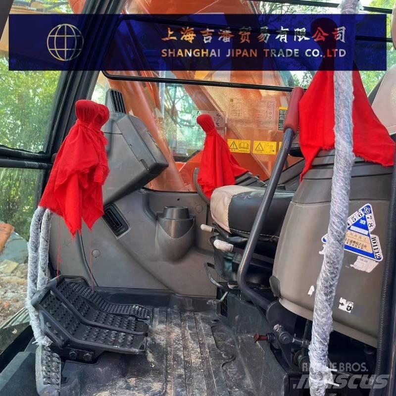 Hitachi ZX 135 Vidēja lieluma ekskavatori 7 t - 12 t