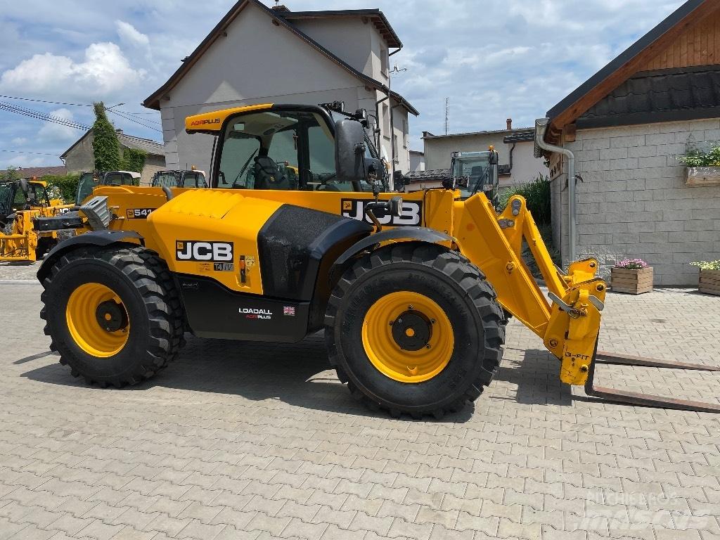 JCB 541-70 Agri Plus Lauksaimniecības pacēlāji
