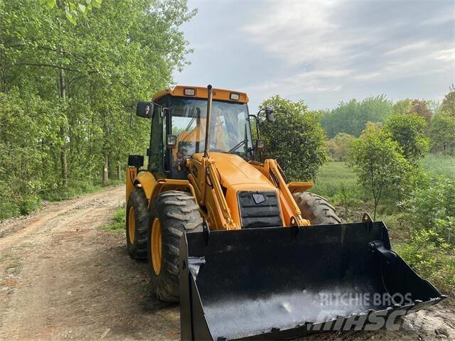 JCB 3CX Ekskavatori-iekrāvēji