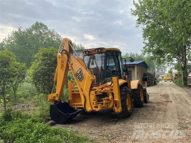 JCB 3CX Ekskavatori-iekrāvēji