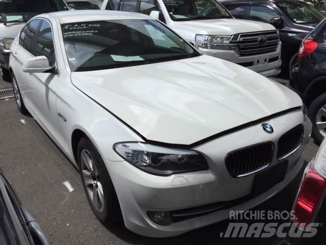 BMW 528i Automašīnas