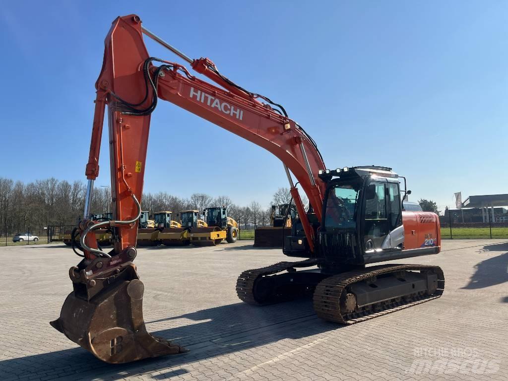 Hitachi ZX 210 LC-6 Kāpurķēžu ekskavatori