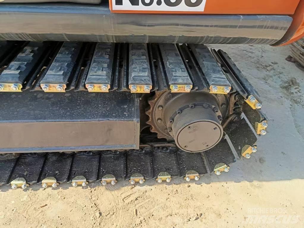 Hitachi ZX 70 Vidēja lieluma ekskavatori 7 t - 12 t