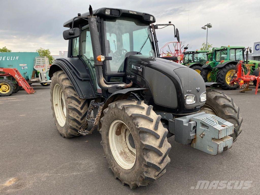 Valtra N92 HITECH Traktori